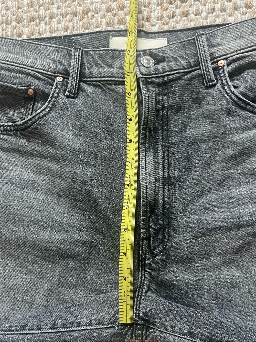 MOTHER The Whole Lot Zip Twist Fray shorts, Bait and Switch wash, size 28 - Picture 6 of 10